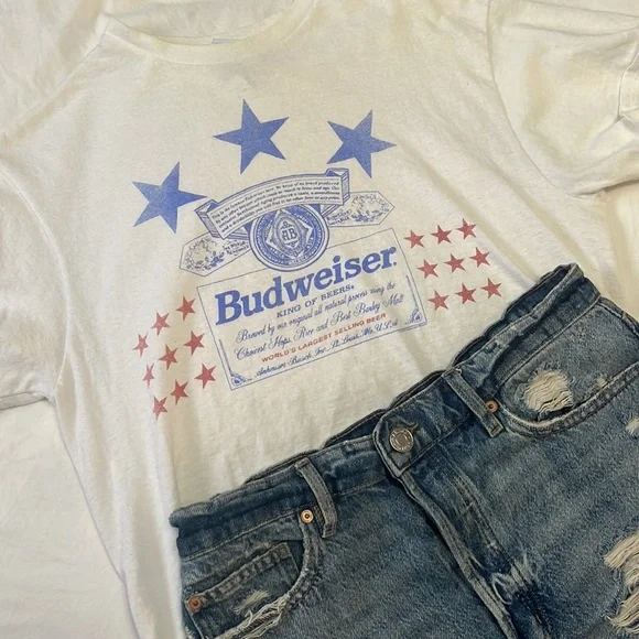 Budweiser Crop - Picture 3 of 3